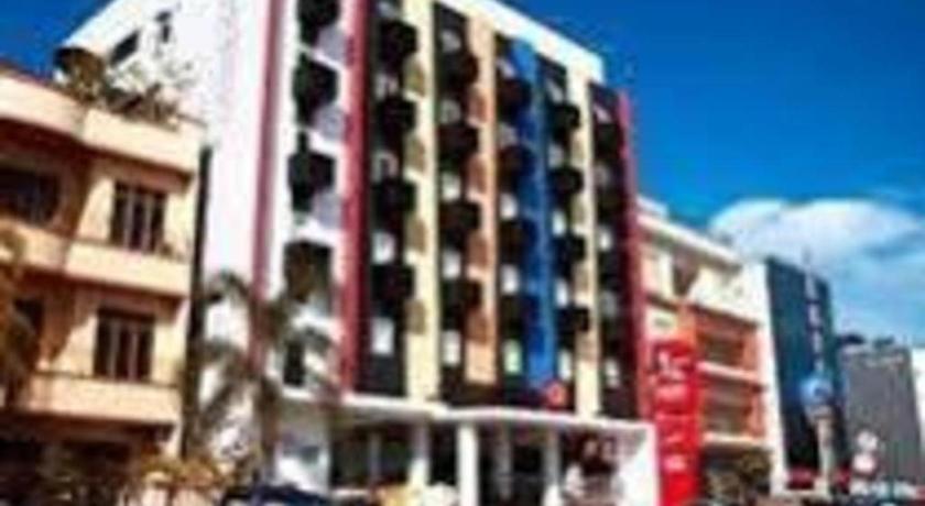 安汶艾玛利斯酒店 外观 照片